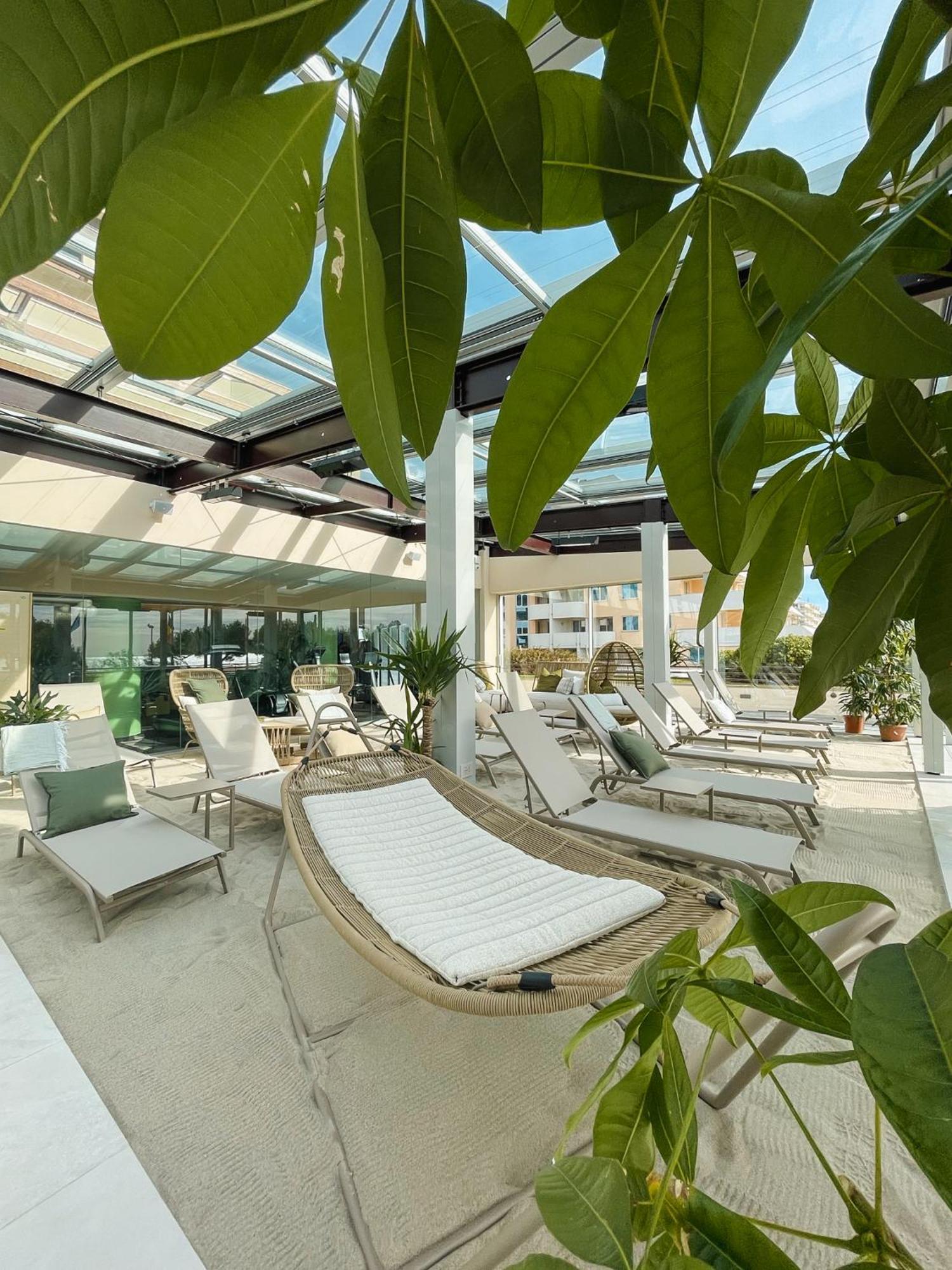 사보이 비치 호텔 앤 테르말 스파 비비오네 외부 사진 Solarium